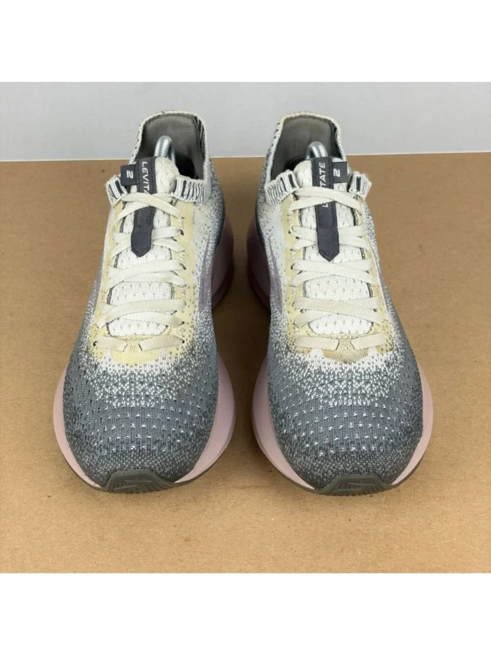 Brooks Levitate 2 Athletic Running Shoes Womens 8 Gray Lilac Breathable Low Top - Picture 2 of 10